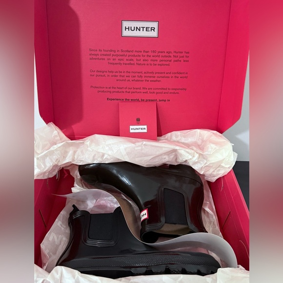 Hunter NIB Black Original Gloss Chelsea Boots - Picture 2 of 8